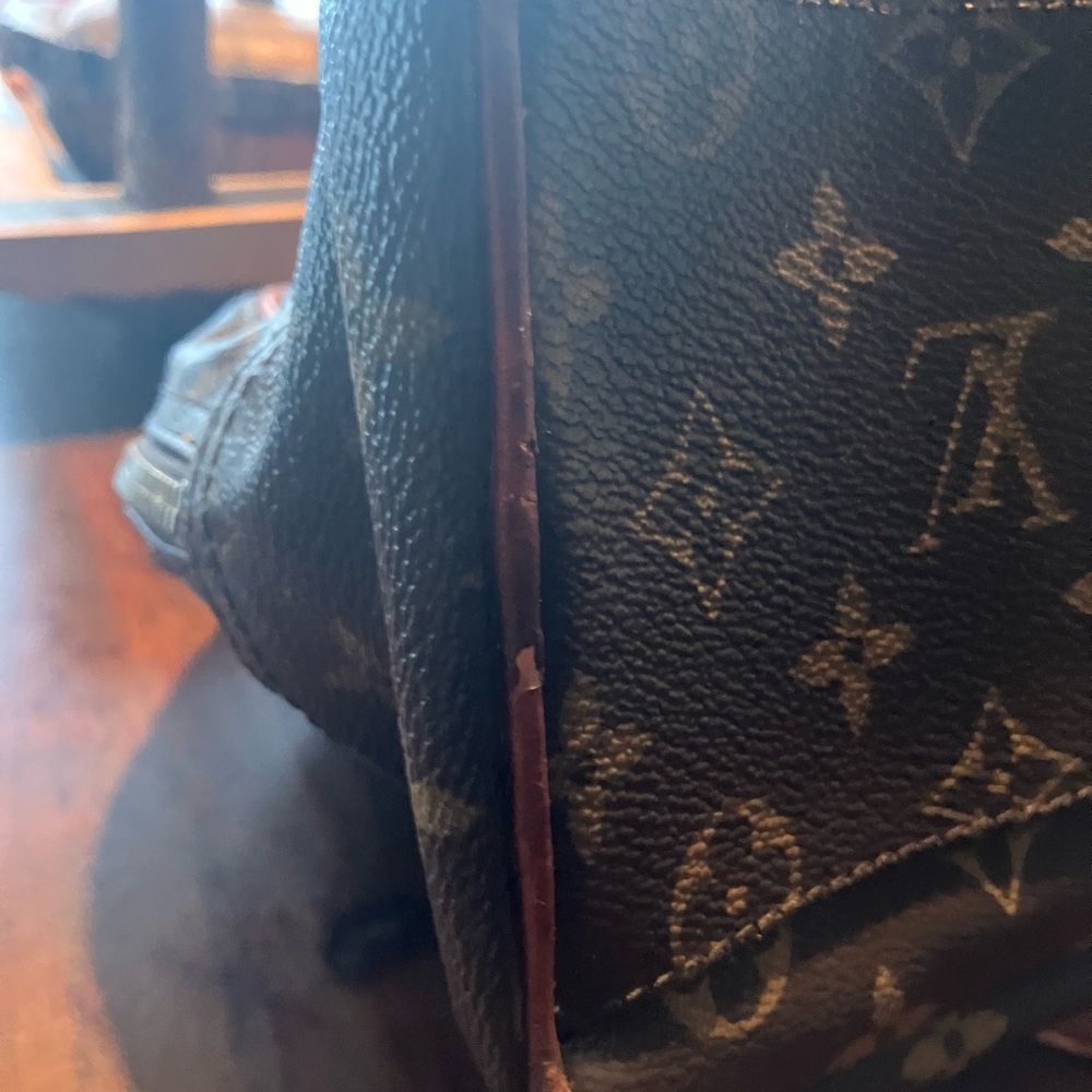 Louis Vuitton Black and Brown Monogram Bag - Picture 9 of 16